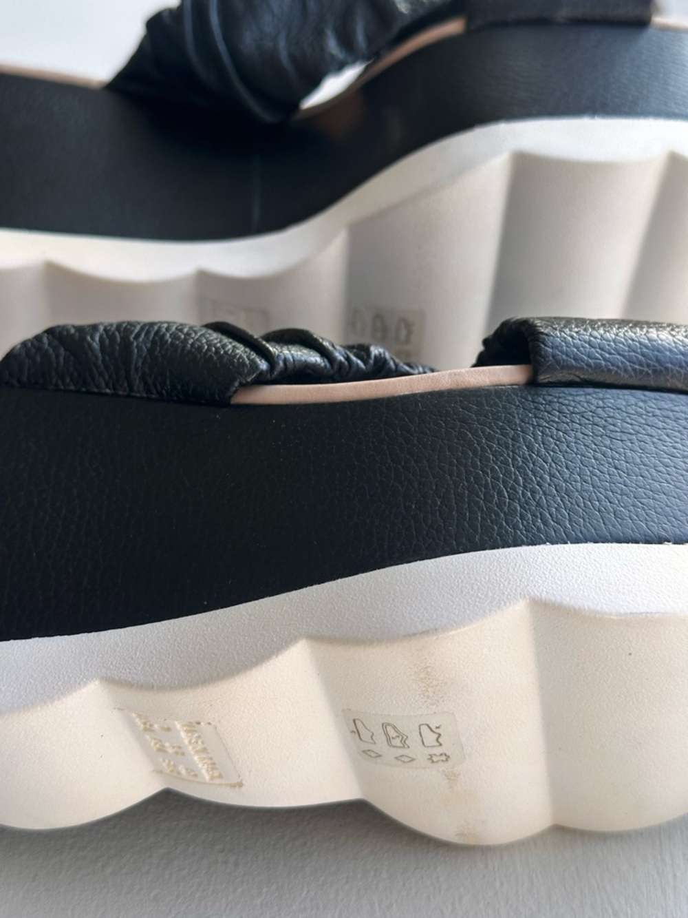 L’INTERVALLE  Black Ruched Slide Sandals - Picture 6 of 6
